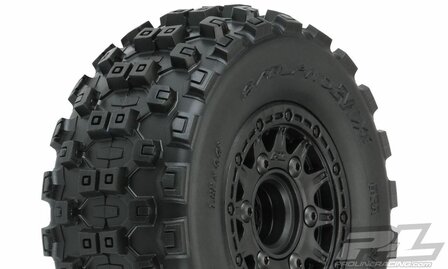 Proline Badlands MX SC 2.2&quot;/3.0&quot; M2 (Medium) All Terrain Tires Mounted on Raid Black - 10156-10